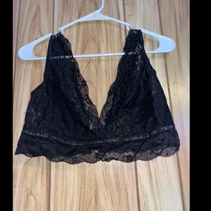 Never worn because the girls are to big for it lol.VICTORIA SECRET bralette. XXL
